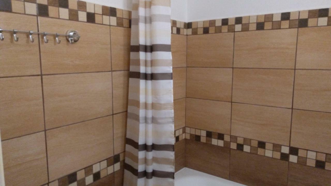 Gesztenyes Apartman Miskolc Exterior photo