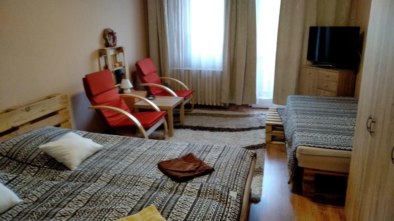 Gesztenyes Apartman Miskolc Exterior photo